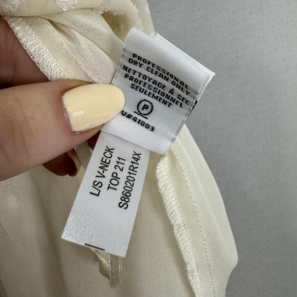 Diane von Furstenberg Blouse Womens 6 Cream Swiss Dot Popover Top Preppy Boho - Picture 15 of 15